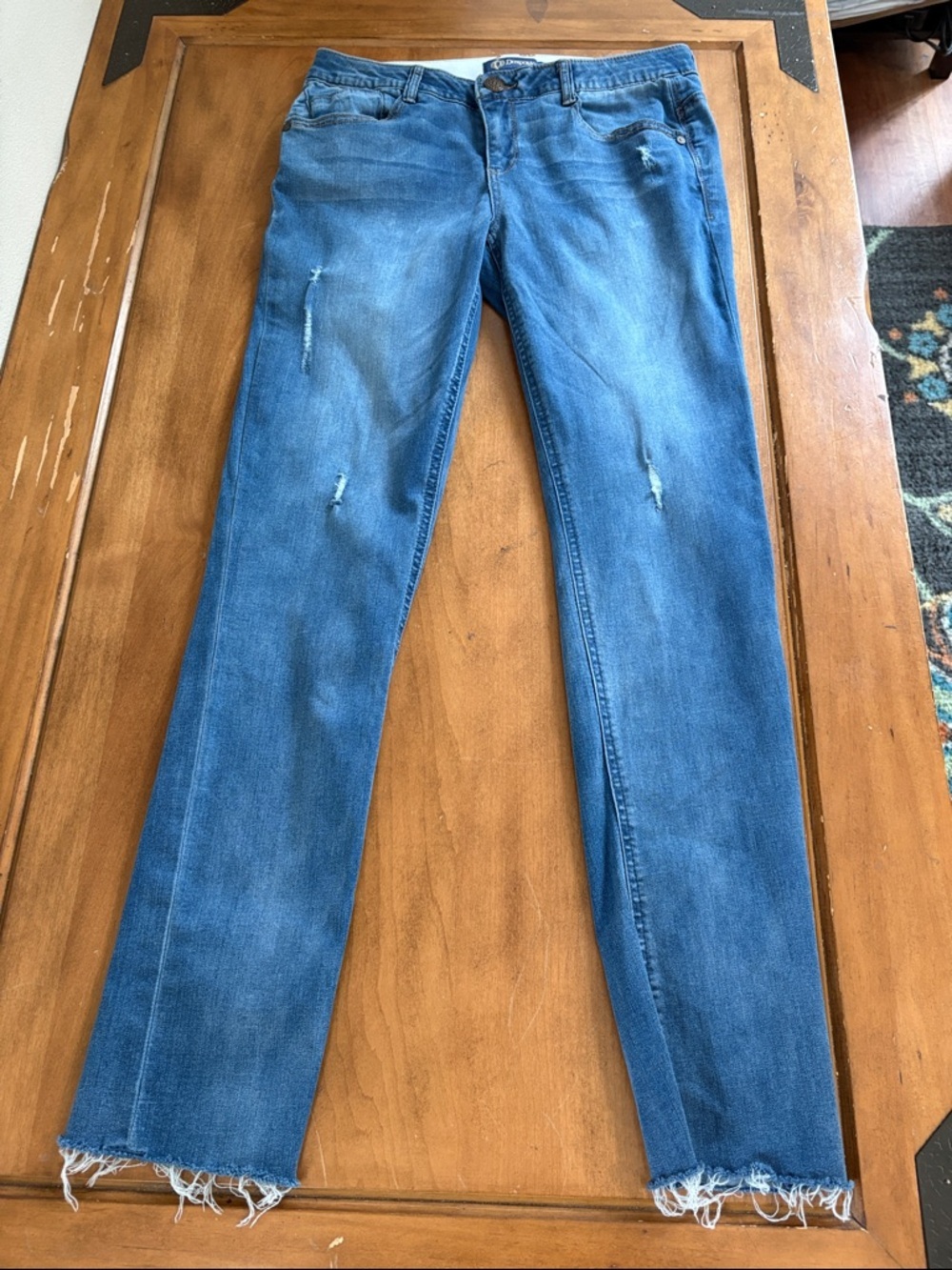 Democracy Ab Solution Distressed Jeans with Frayed Hem Size 6